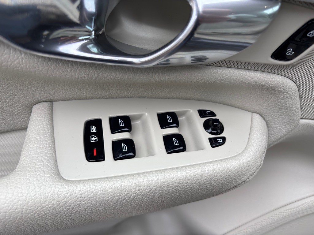 2016 Volvo XC90 Image 11