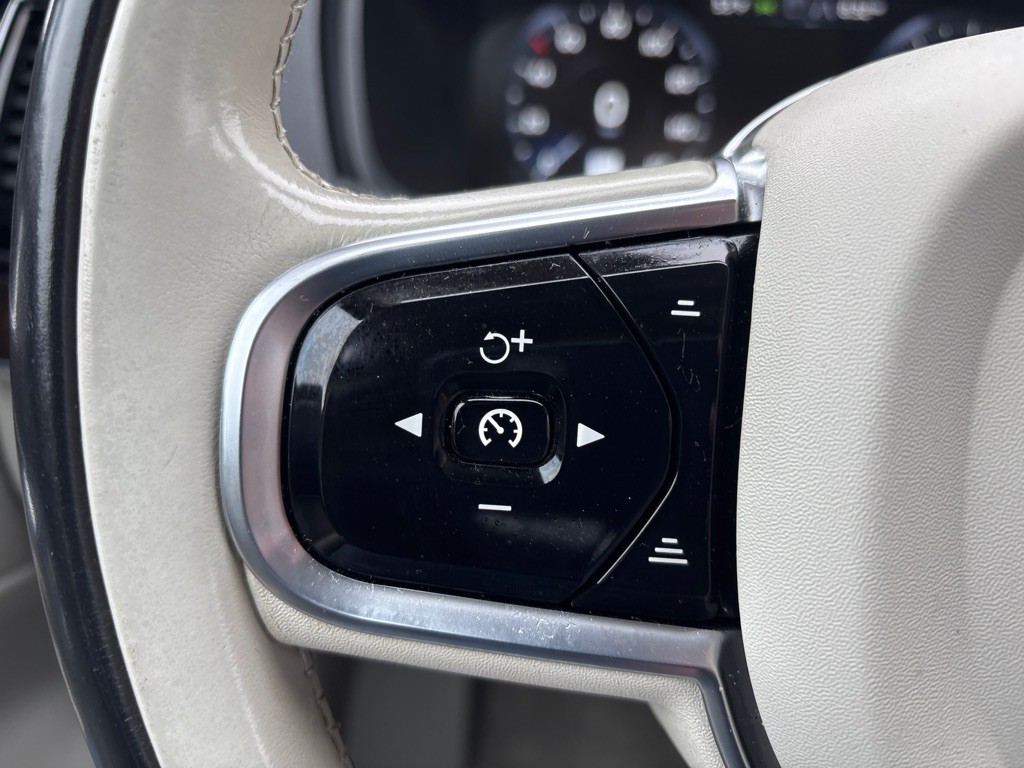 2016 Volvo XC90 Image 16