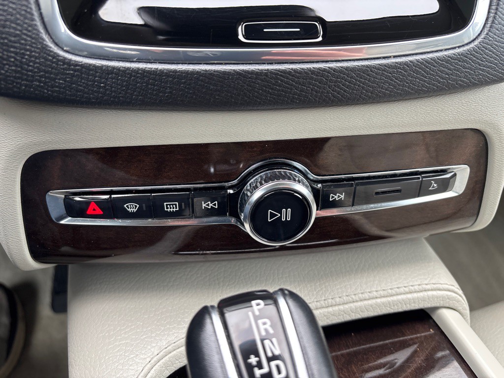 2016 Volvo XC90 Image 21