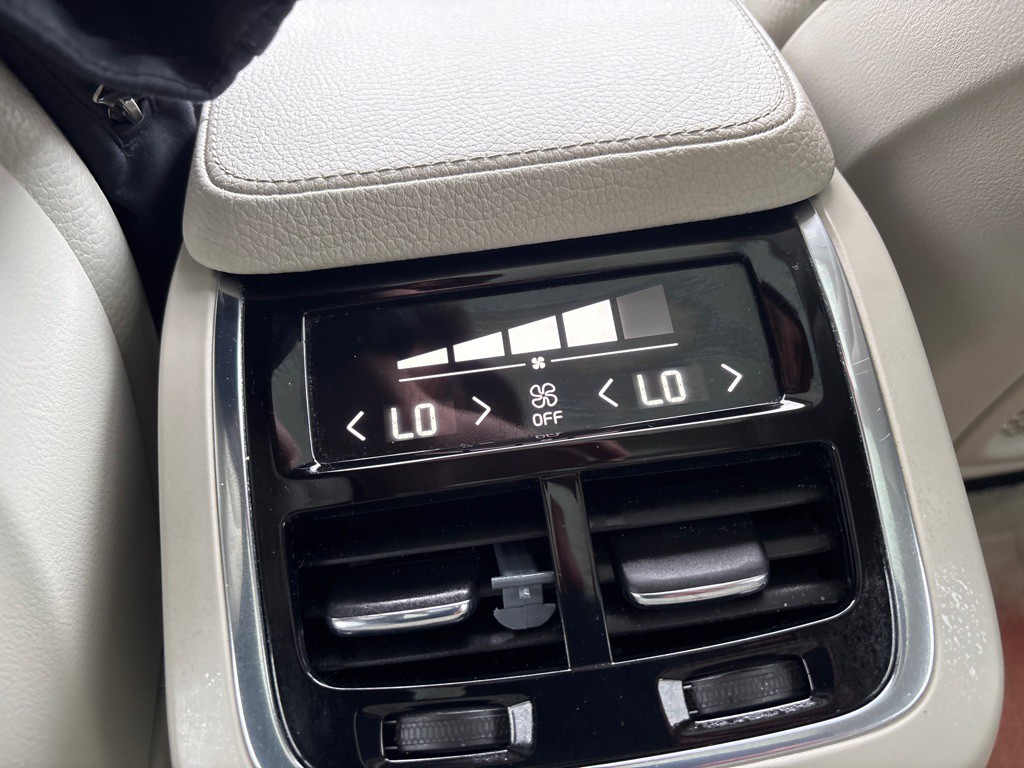 2016 Volvo XC90 Image 24