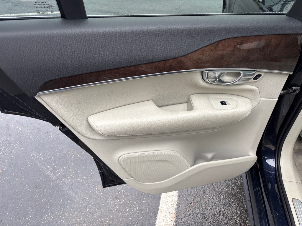 2016 Volvo XC90 Image 28