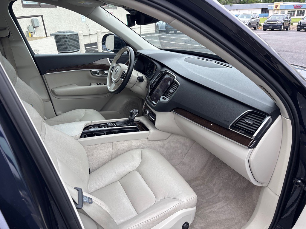 2016 Volvo XC90 Image 36