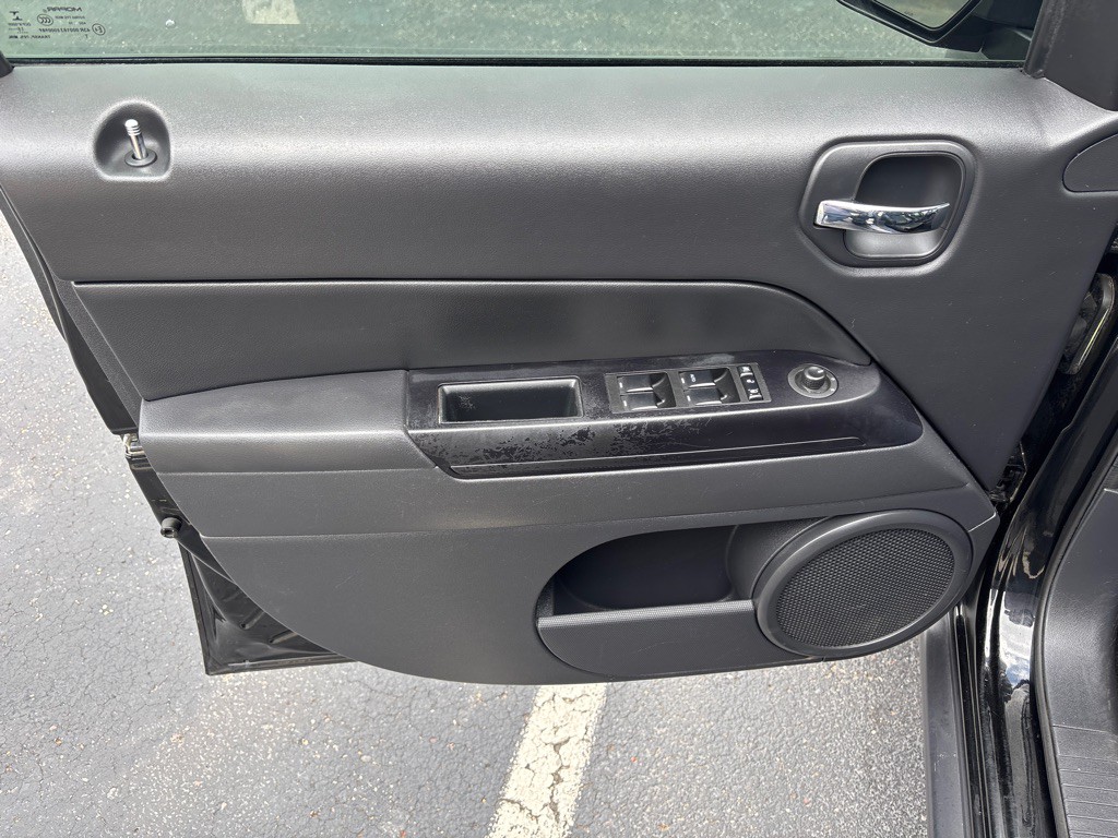 2016 Jeep Patriot Image 9