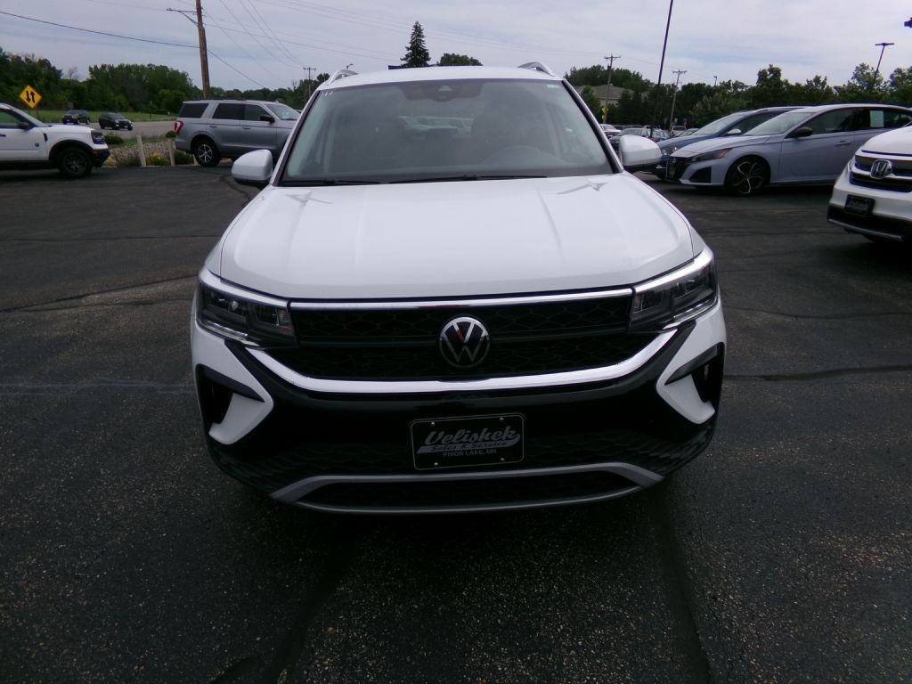 2023 Volkswagen Taos Image 4