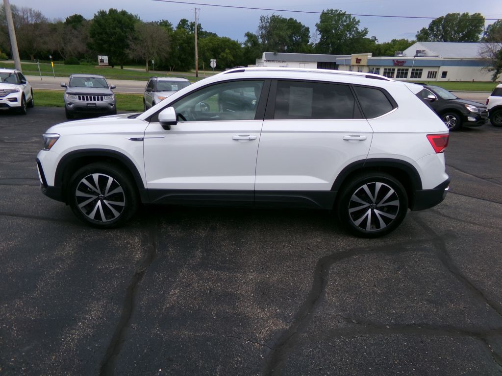 2023 Volkswagen Taos Image 7