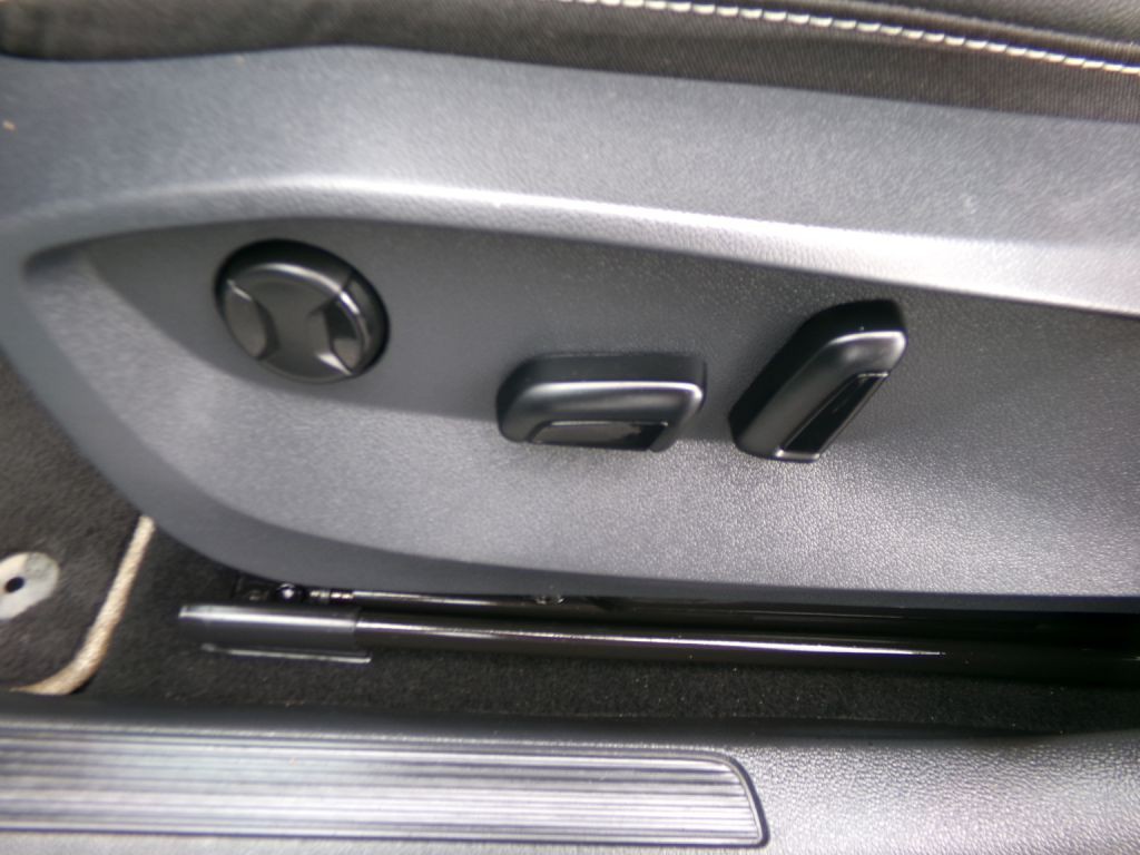 2023 Volkswagen Taos Image 15