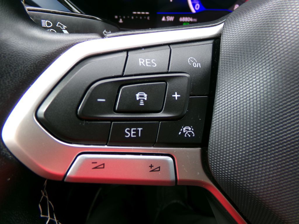 2023 Volkswagen Taos Image 17