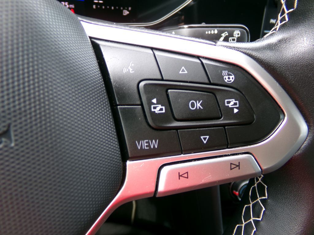 2023 Volkswagen Taos Image 18