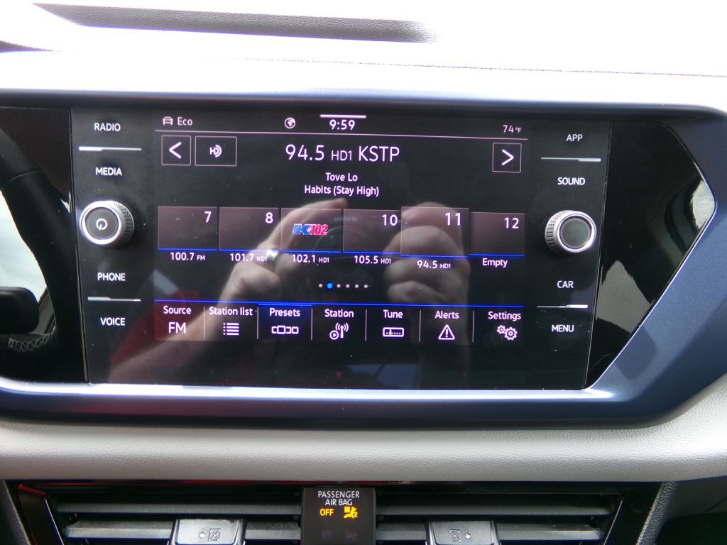 2023 Volkswagen Taos Image 21