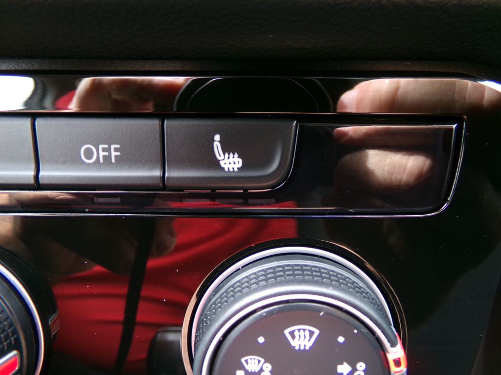 2023 Volkswagen Taos Image 28