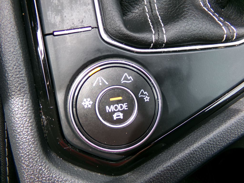 2023 Volkswagen Taos Image 31