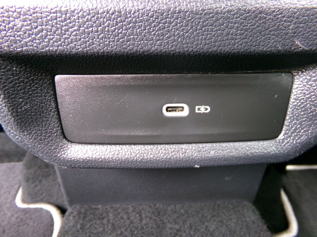 2023 Volkswagen Taos Image 35