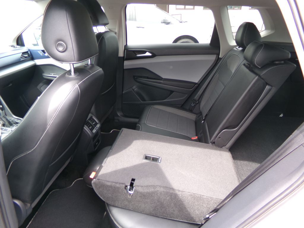2023 Volkswagen Taos Image 36