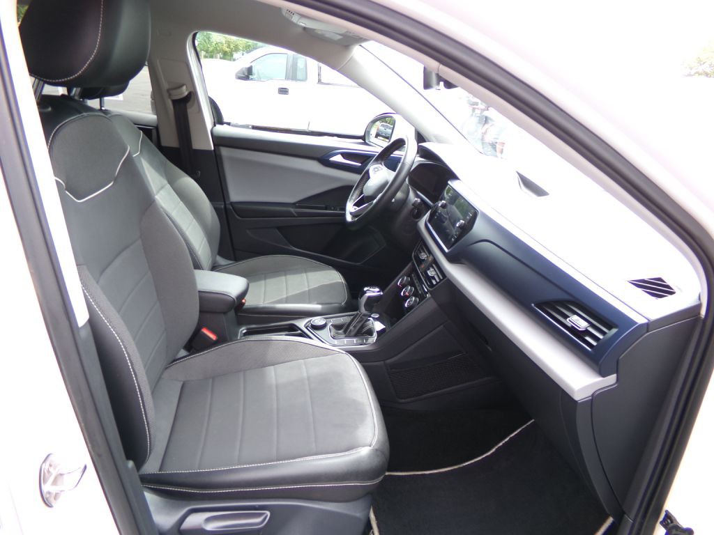 2023 Volkswagen Taos Image 39