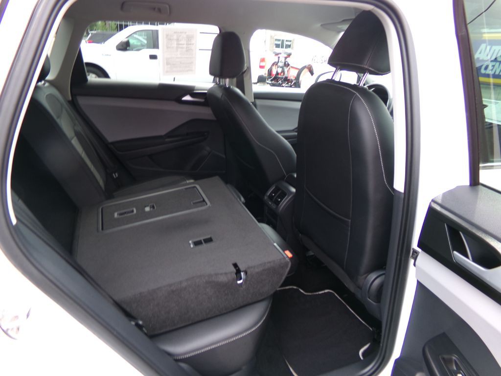 2023 Volkswagen Taos Image 44