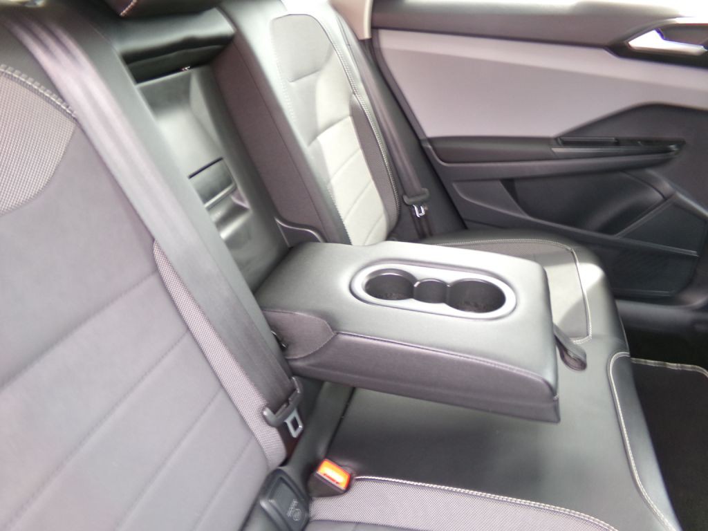 2023 Volkswagen Taos Image 45