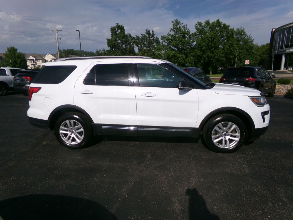 2019 Ford Explorer Image 2