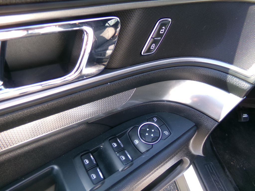 2019 Ford Explorer Image 12