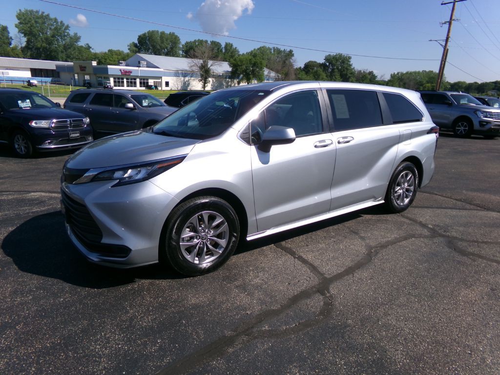 2022 Toyota Sienna Image 6