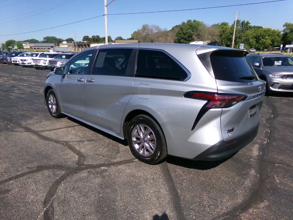 2022 Toyota Sienna Image 8