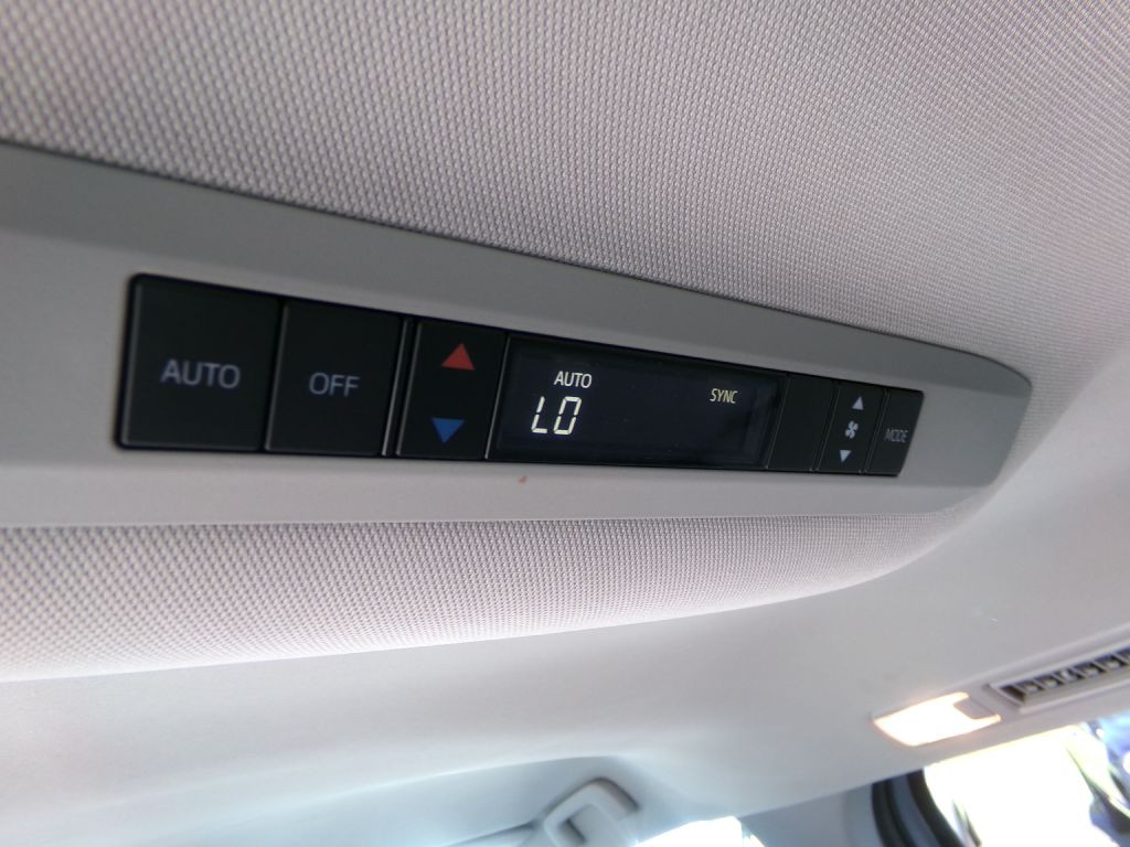 2022 Toyota Sienna Image 35