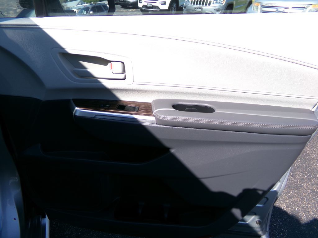 2022 Toyota Sienna Image 44