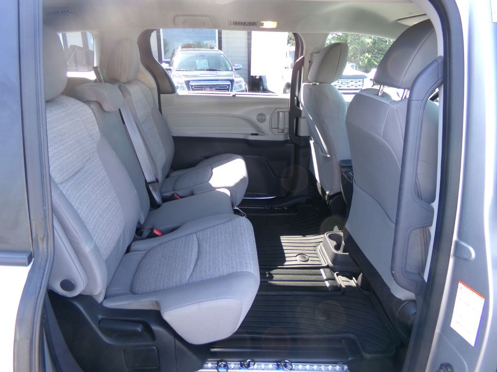 2022 Toyota Sienna Image 50