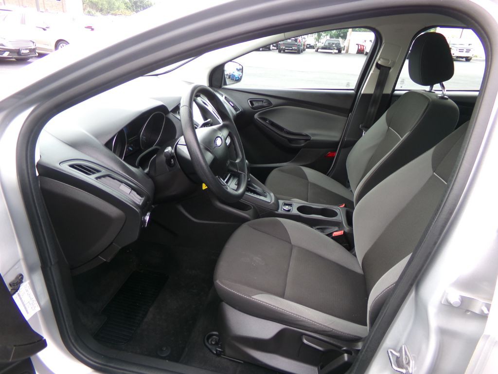 2013 Ford Focus Image 9