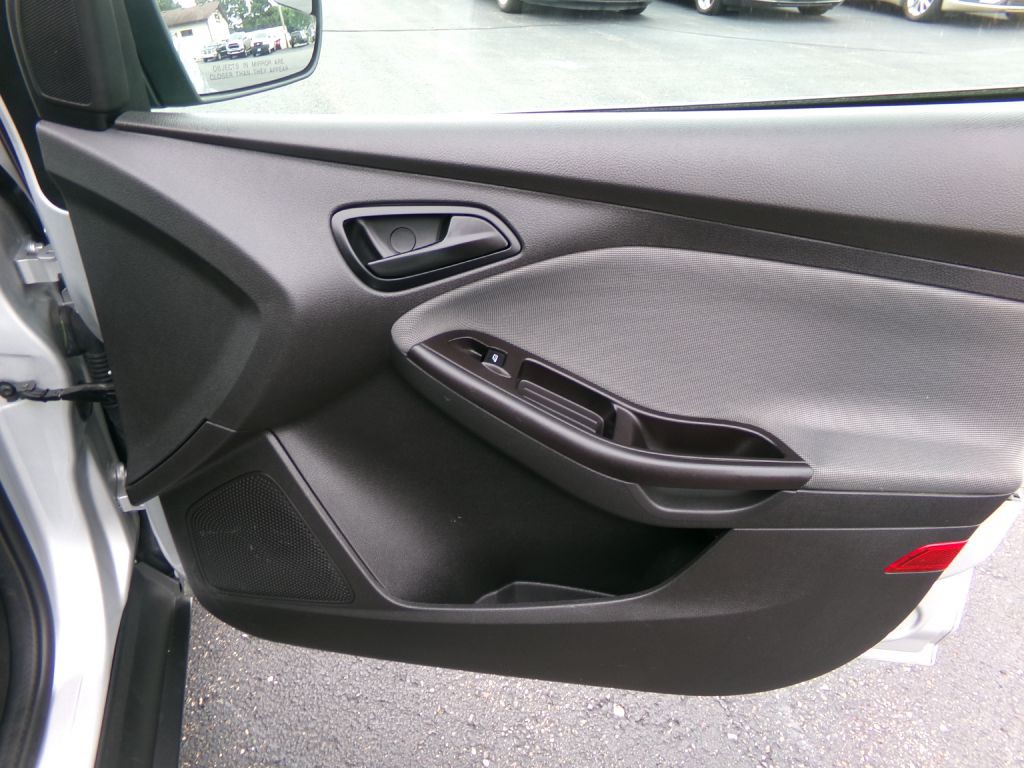 2013 Ford Focus Image 23