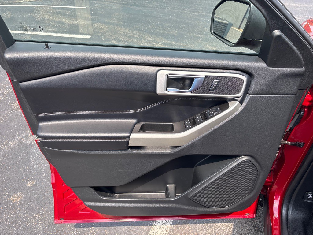 2021 Ford Explorer Image 9