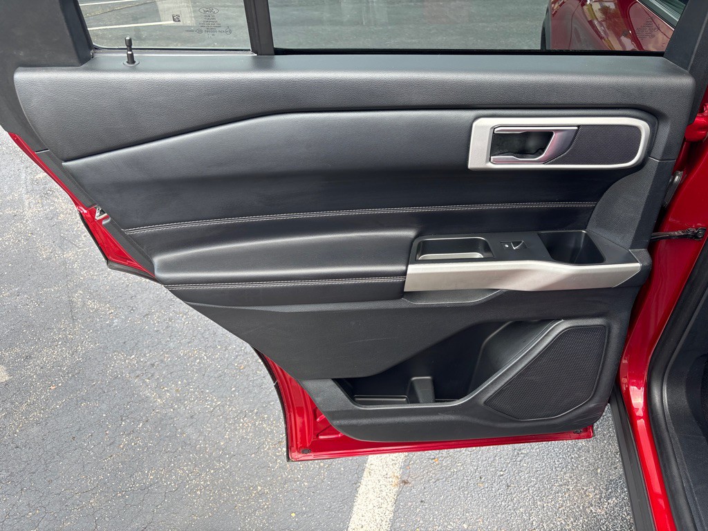 2021 Ford Explorer Image 34