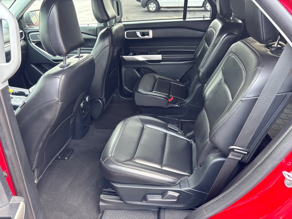 2021 Ford Explorer Image 35