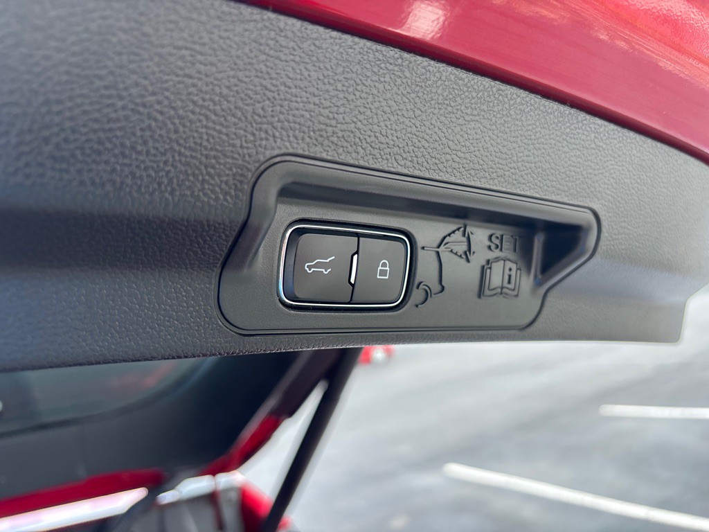 2021 Ford Explorer Image 40