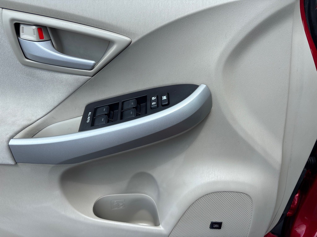 2010 Toyota Prius Image 10