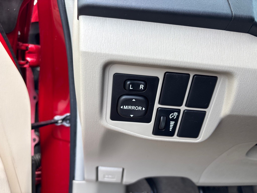 2010 Toyota Prius Image 13
