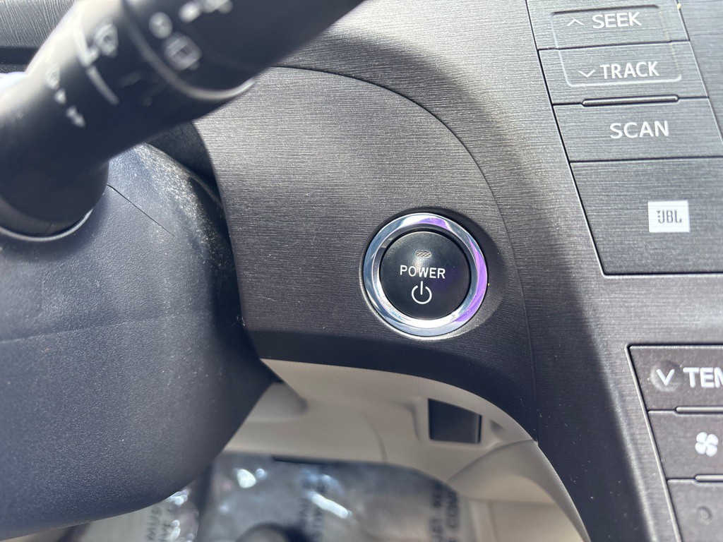 2010 Toyota Prius Image 17
