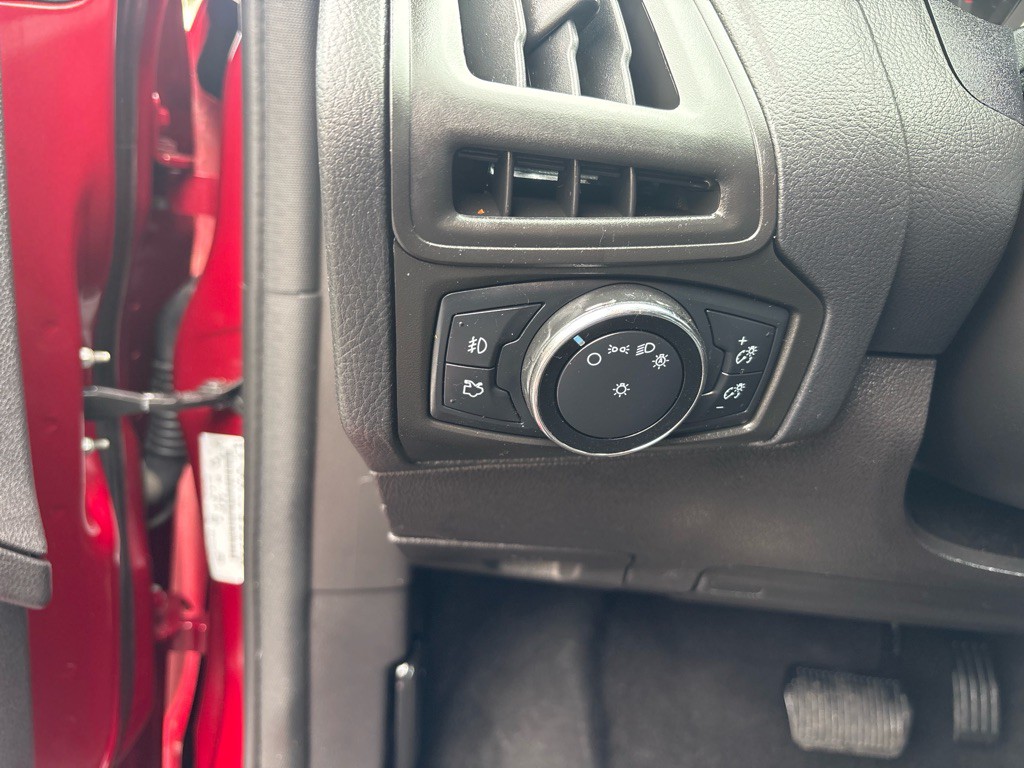 2014 Ford Focus Image 15