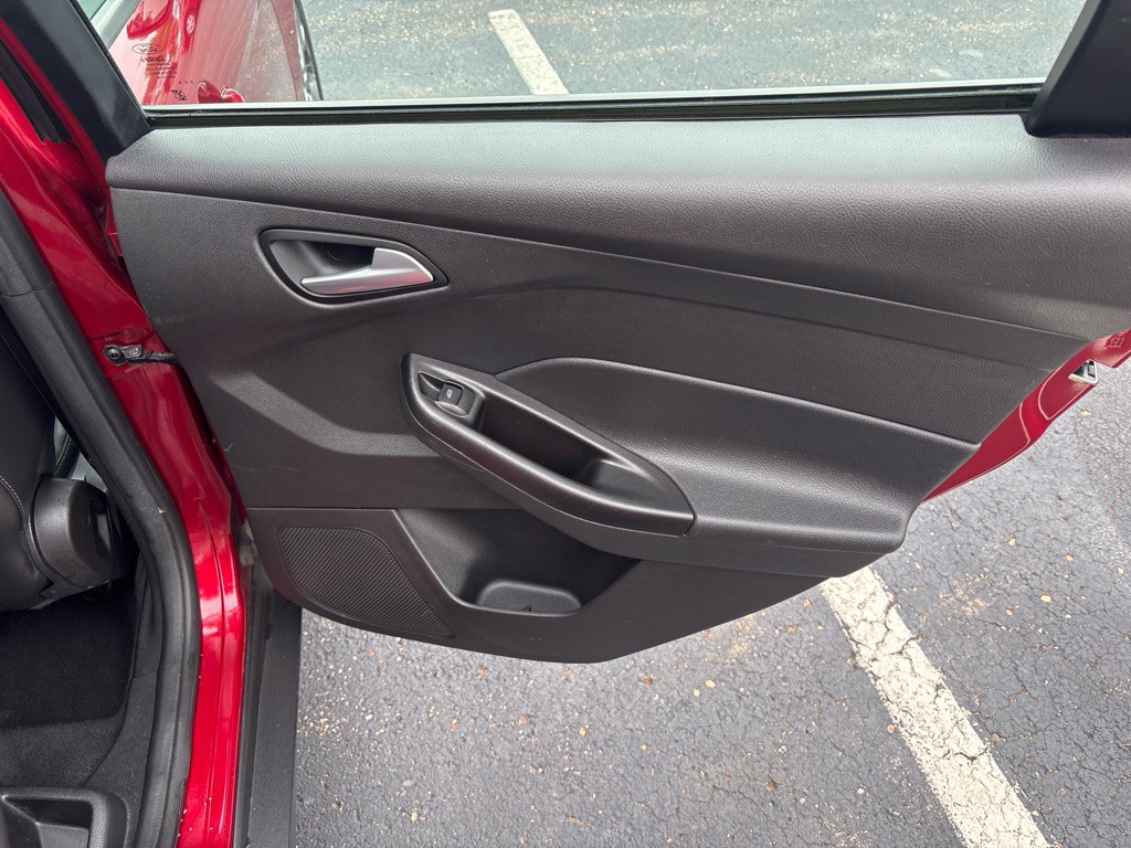 2014 Ford Focus Image 28