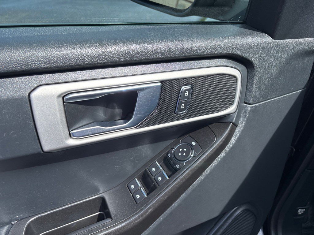 2020 Ford Explorer Image 10