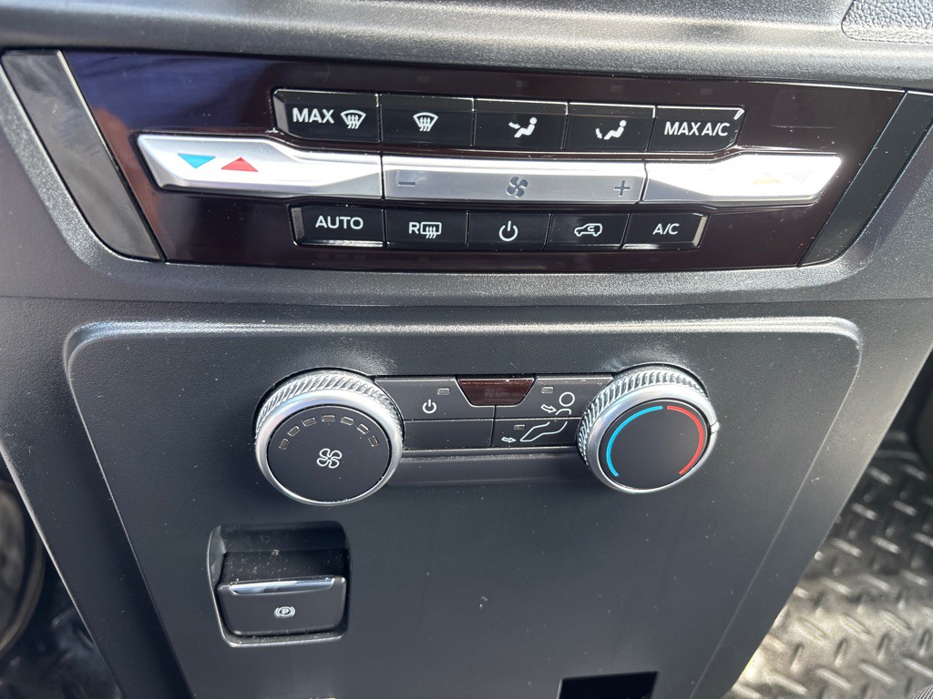 2020 Ford Explorer Image 22