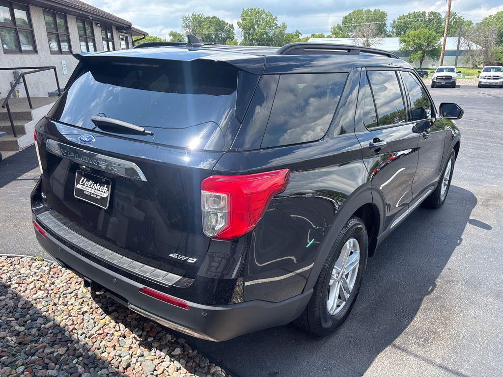 2021 Ford Explorer Image 3