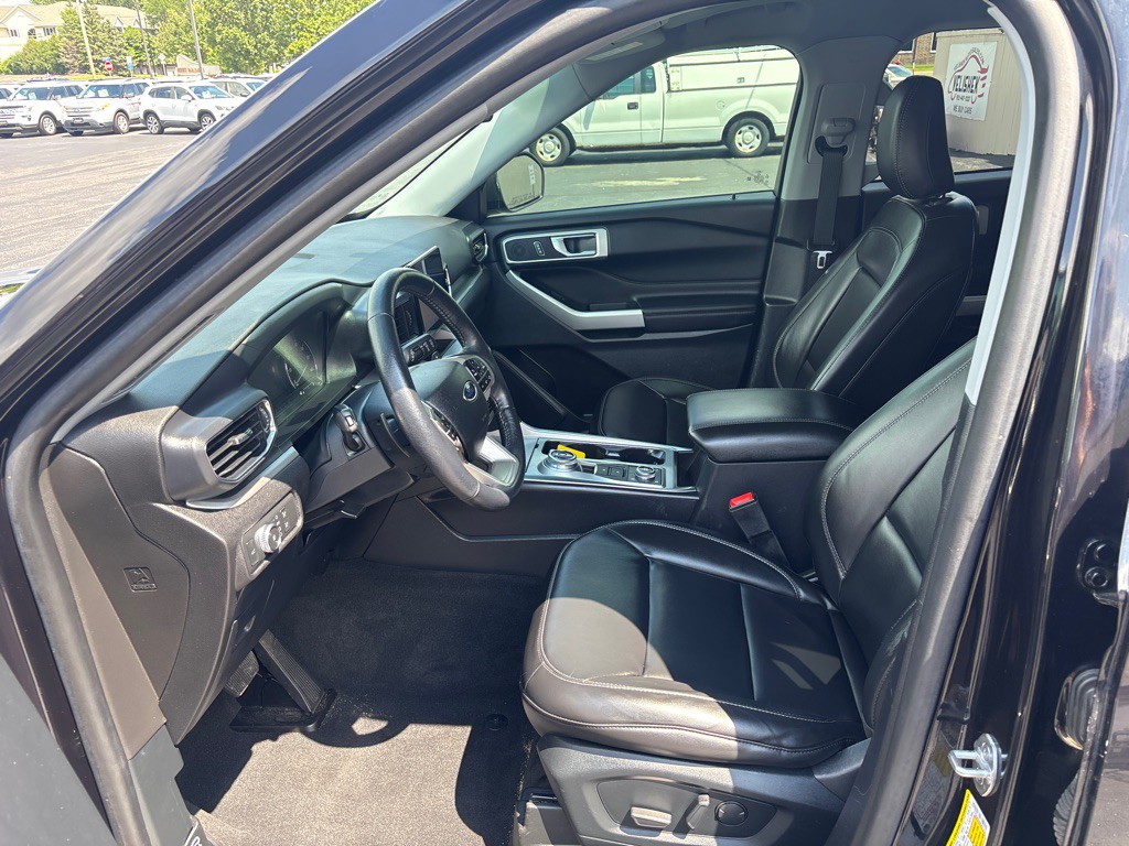 2021 Ford Explorer Image 11