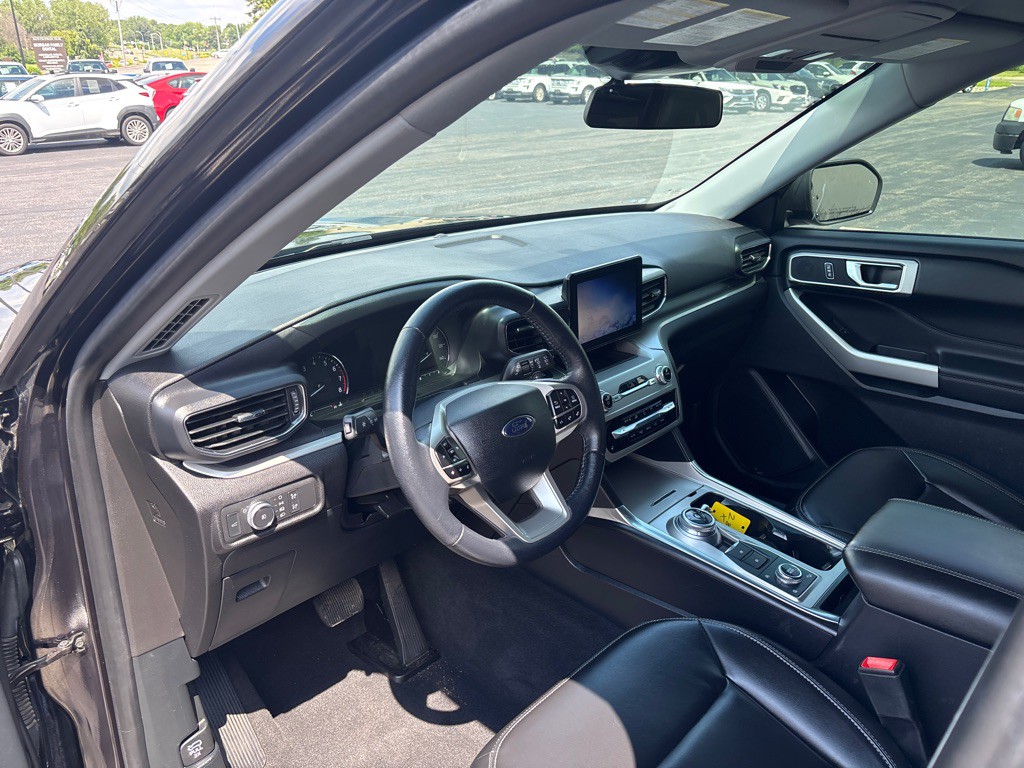 2021 Ford Explorer Image 12