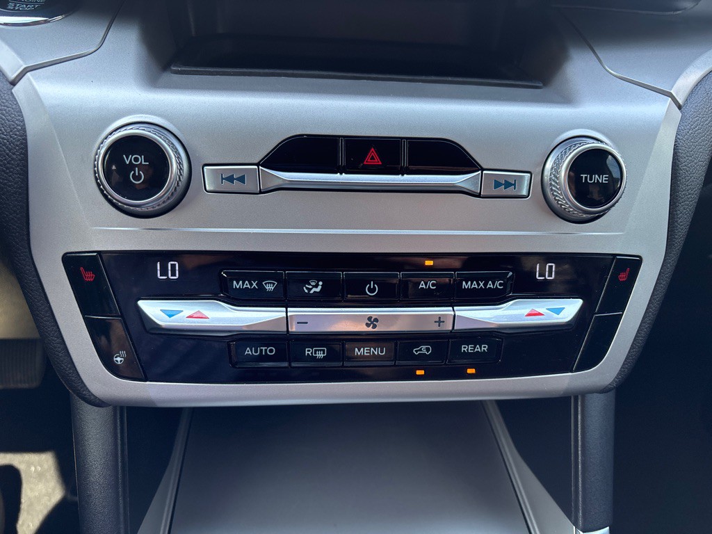 2021 Ford Explorer Image 27