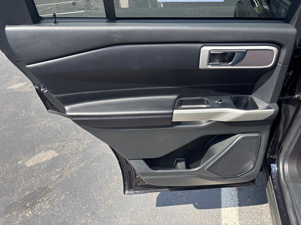 2021 Ford Explorer Image 35