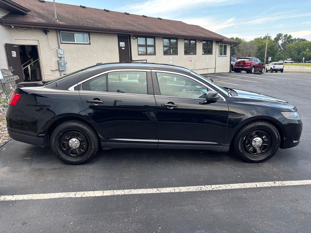 2018 Ford Taurus Image 2