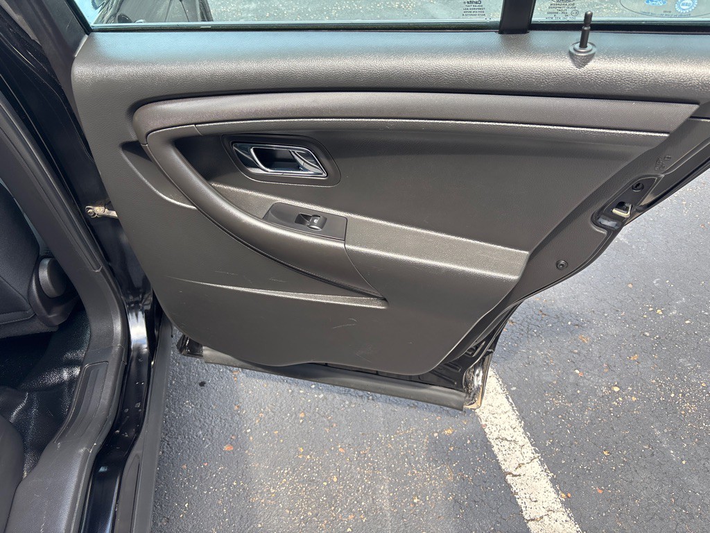 2018 Ford Taurus Image 24