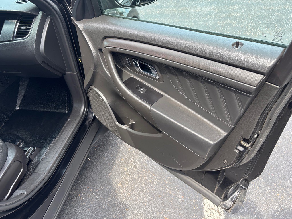 2018 Ford Taurus Image 26