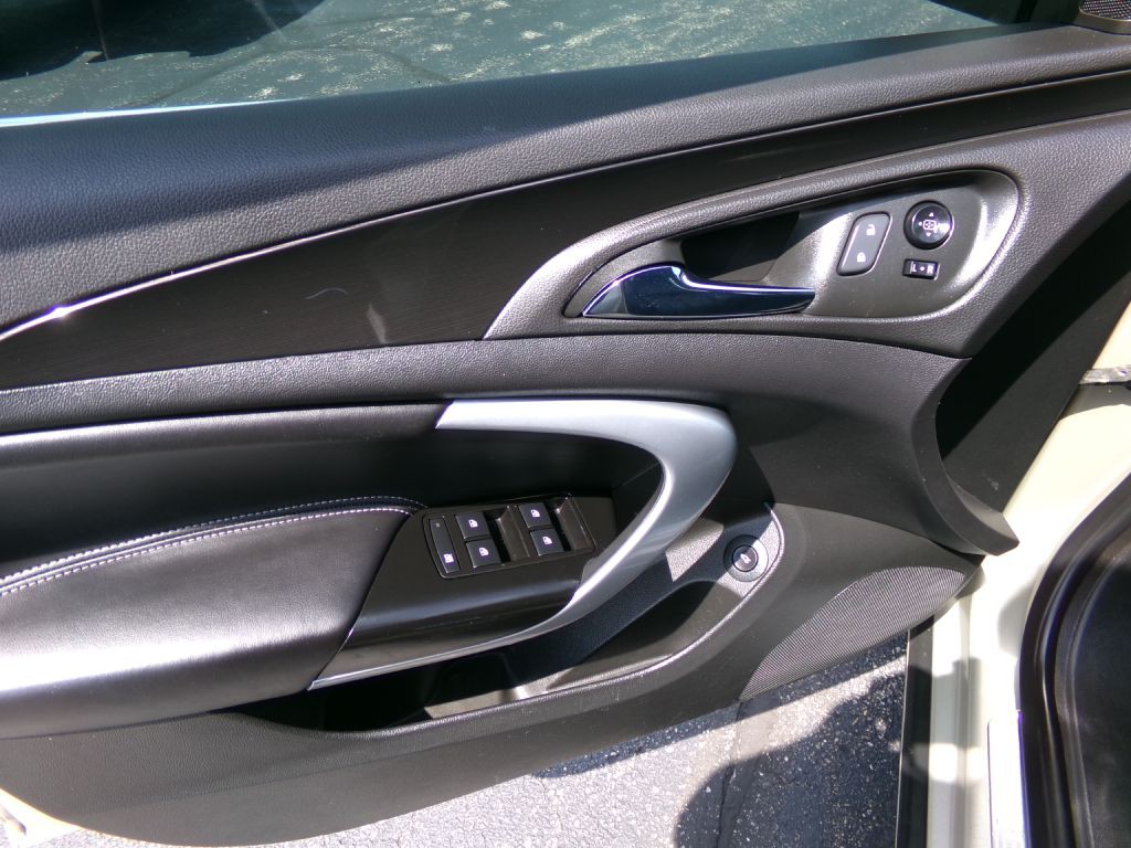 2015 Buick Regal Image 11