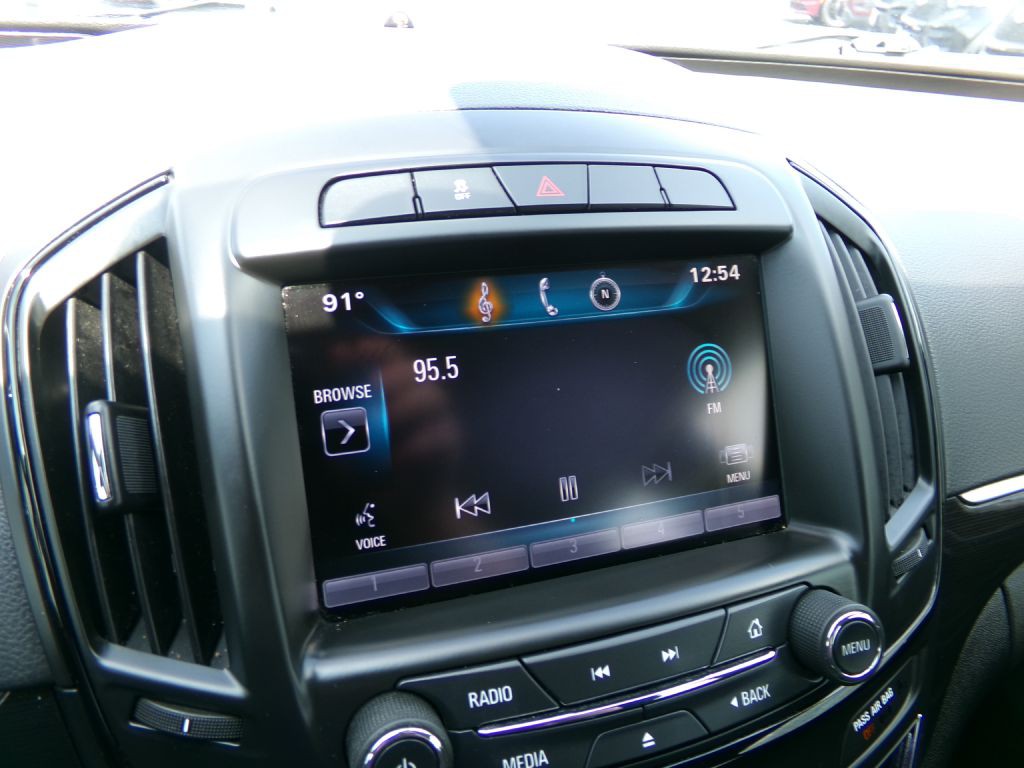 2015 Buick Regal Image 17